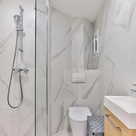 Appartamento Urbanflat 99 - Beautiful 6 Bdr In The Center Of
