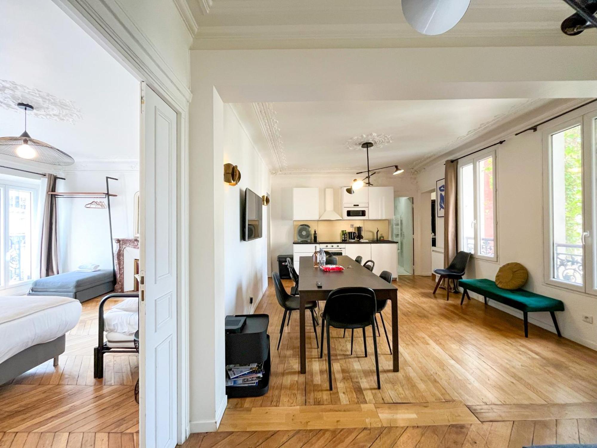 Urbanflat 99 - Beautiful 6 Bdr In The Center Of