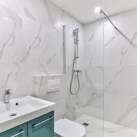 Apartment Urbanflat 99 - Beautiful 6 Bdr In The Center Of